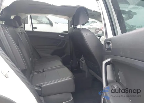 2021 Volkswagen Tiguan 2.0T Se/2.0T Se R-Line Black/2.0T Sel z USA, uszkodzony, nr VIN 3VV2B7AX9MM108872